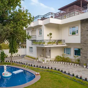 Guest house 1 Amiras - Entire At Fateh Sagar,